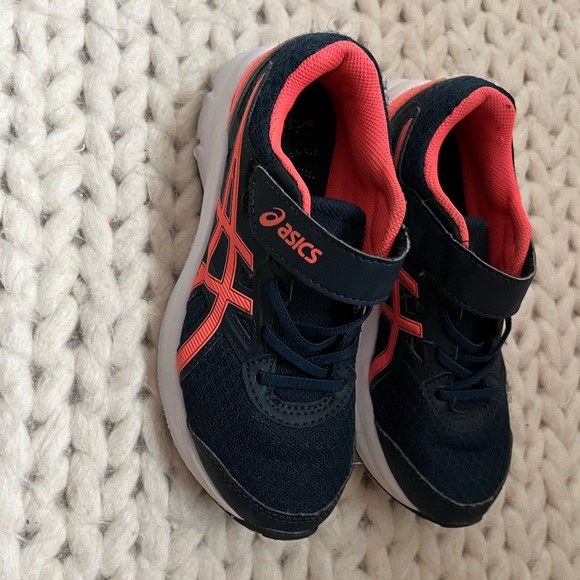 ASICS Runners - Picture 3 of 6